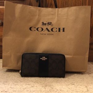 coach wallet